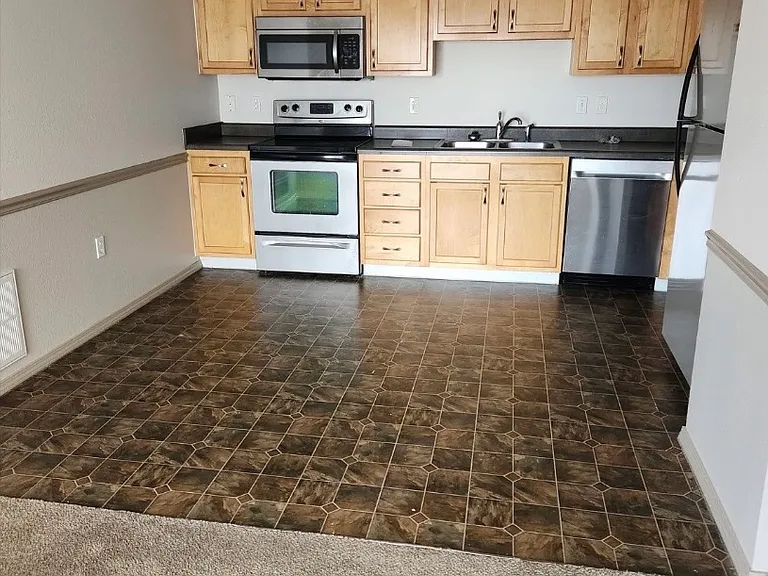202 Crockett St — Photo 2