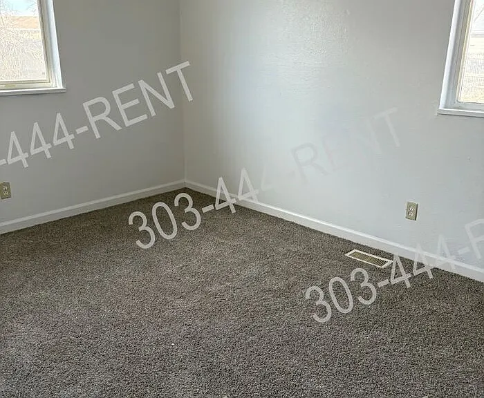 5545 Zion Ct — Photo 10