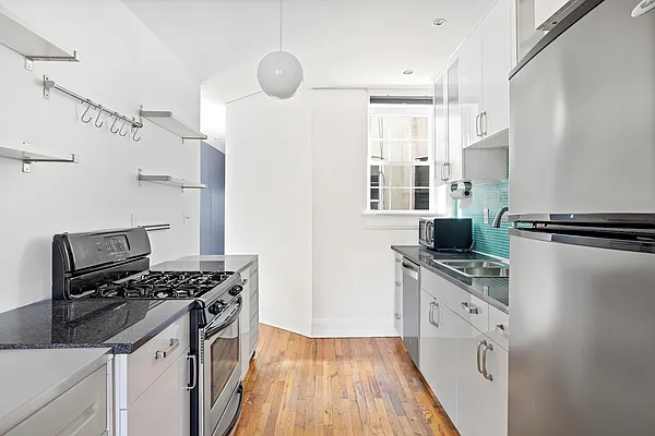 Rented by Compass | media 9