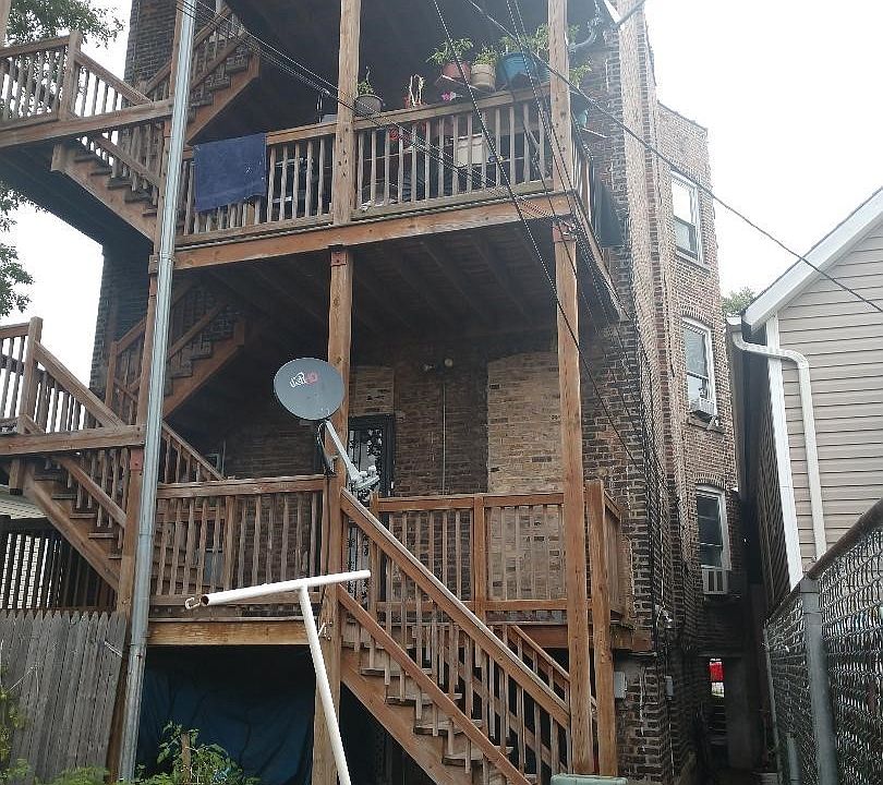 2nd image of 10318 S Ewing Ave