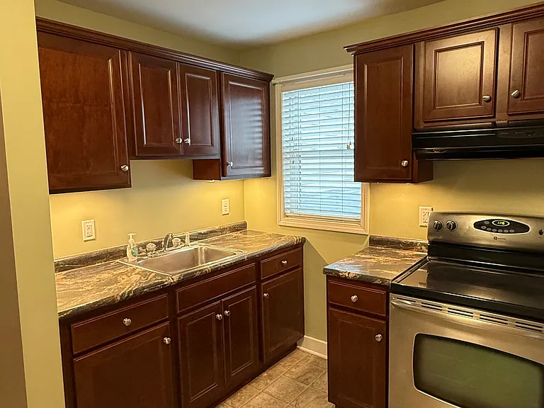 82 Webster St #82 — Photo 2
