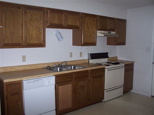 2nd image of 1342 Halltown Rd
