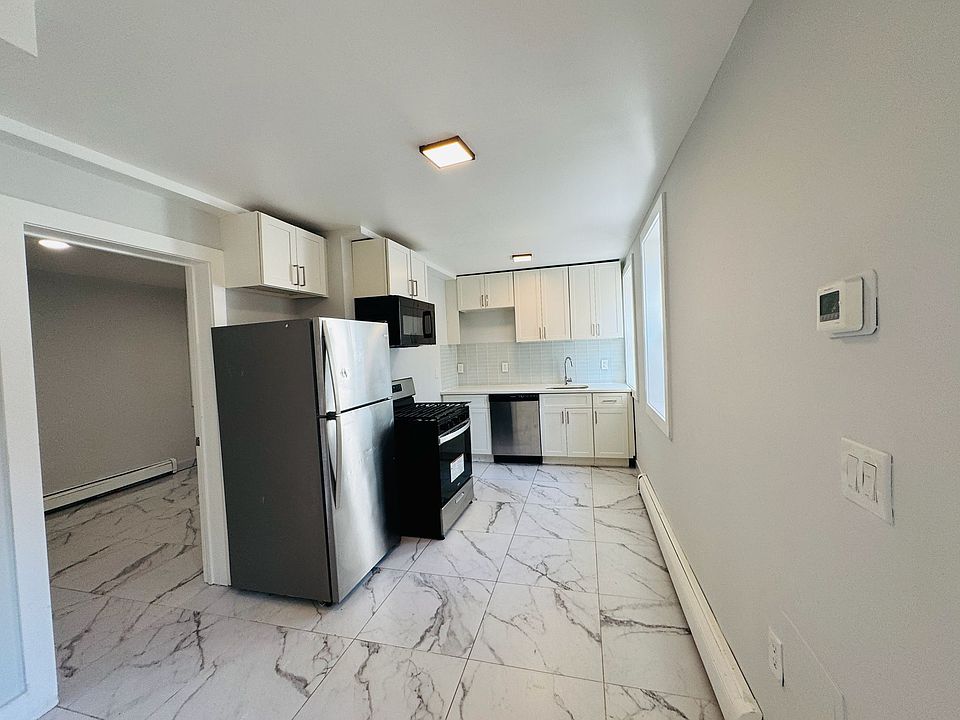 2nd image of 42 Thorne St #19E