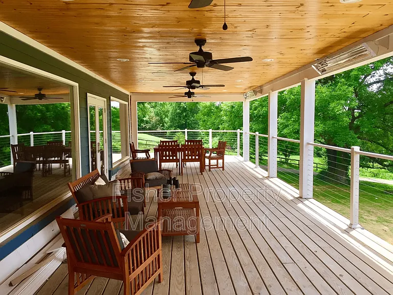 1500 Rustling Cedar Ln — Photo 9
