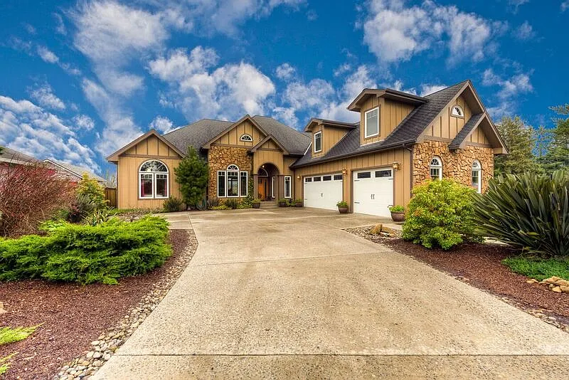 36429 River Point Dr photo 1