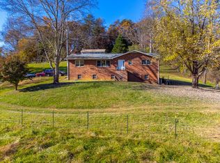 183 Sanderstown Rd, Franklin, NC 28734