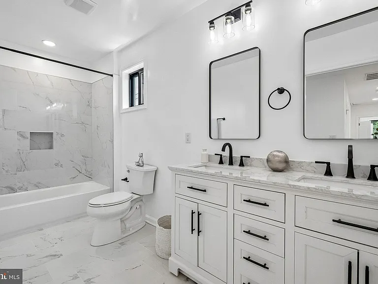 3108 Adams St NE — Photo 10