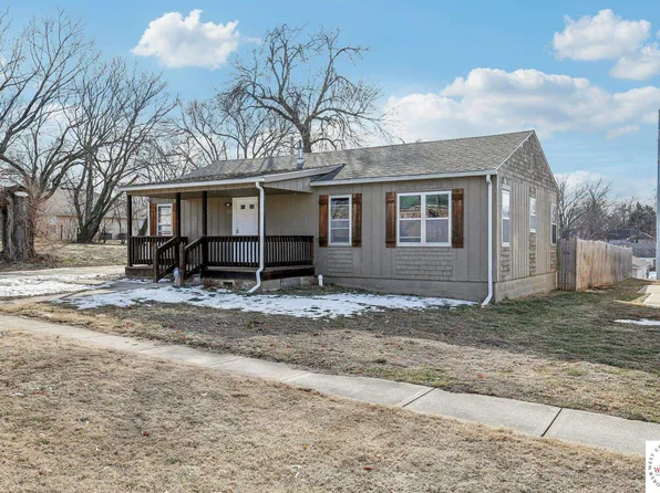 522 W Gay St, Warrensburg, MO 64093
