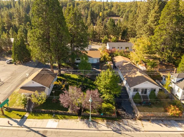 210-232 N Weed Blvd, Weed, CA 96094