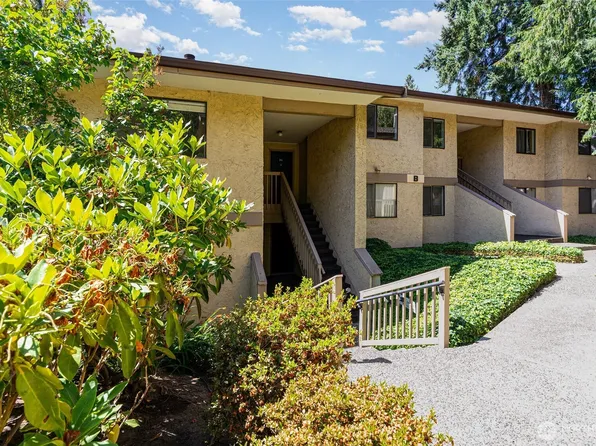 10320 SE 6th Street #B8, Bellevue, WA 98004