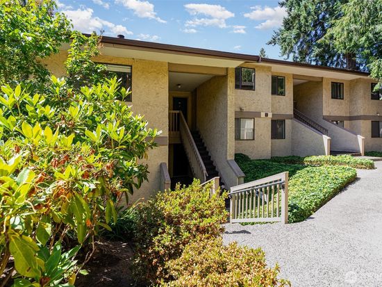 10320 SE 6th Street #B8, Bellevue, WA 98004