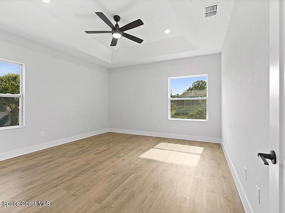 4th image of 9795 84th St