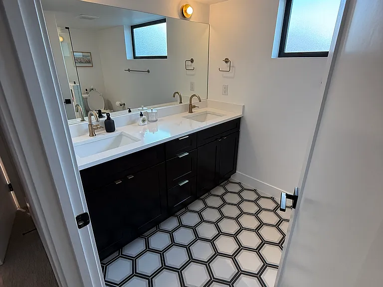 1406 Zenobia St — Photo 14
