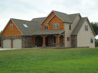 2 E Lake Est, Mt Sterling, IL 62353