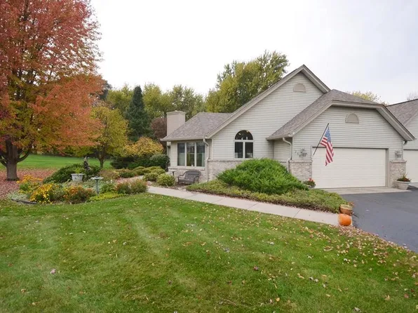 250 Indian Mound PARKWAY #9, Whitewater, WI 53190