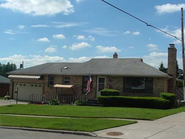 1st image of 9 Parkview Ter