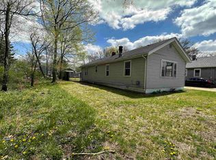 3018 9th St, Rockford, IL 61109