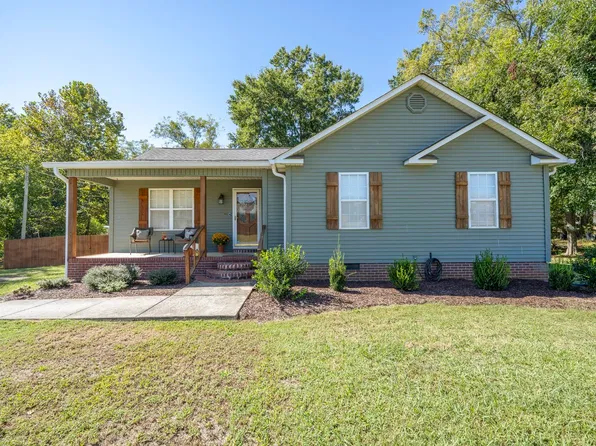 256 Cypress Ave, Selmer, TN 38375