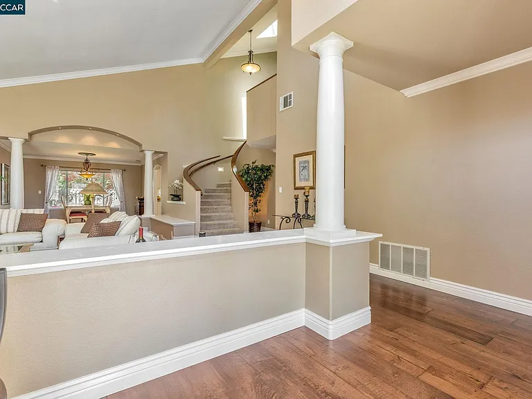668 Sun Tree Ct — Photo 5
