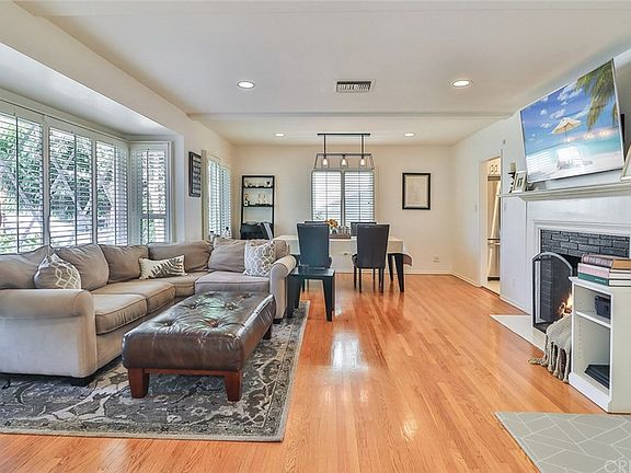 5th image of 22108 Costanso St