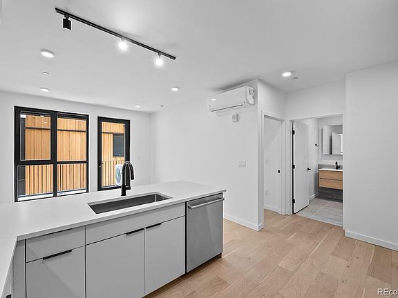 5th image of 1601 Park Avenue #403