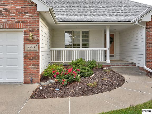 2nd image of 2411 Leigh Ln