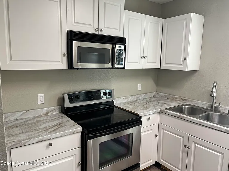 701 Tropic St #B — Photo 4