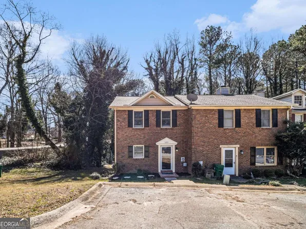 5293 Oakridge Dr, Stone Mountain, GA 30083