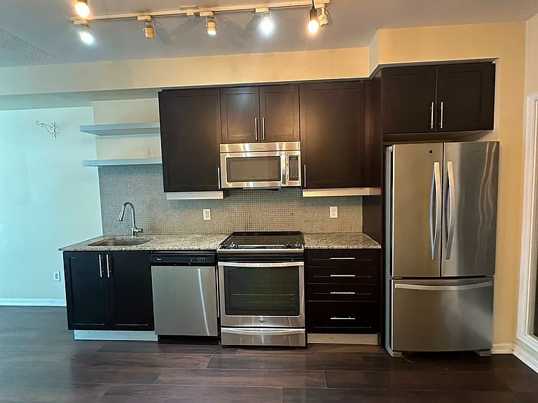 400 Adelaide St E #1202 — Photo 6