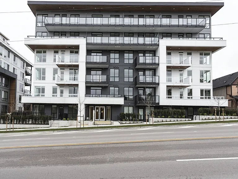 717 Como Lake Ave — Photo 6