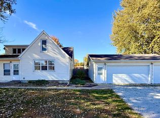 815 1st St, Colona, IL 61241