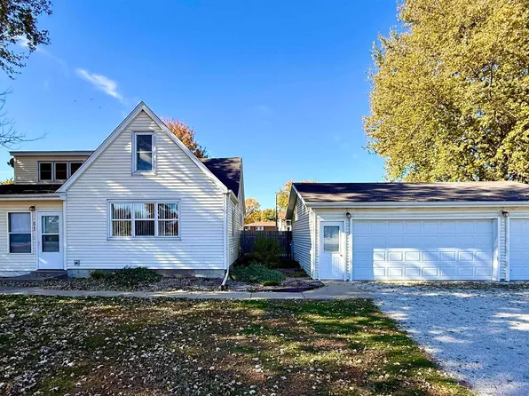 815 1st St, Colona, IL 61241