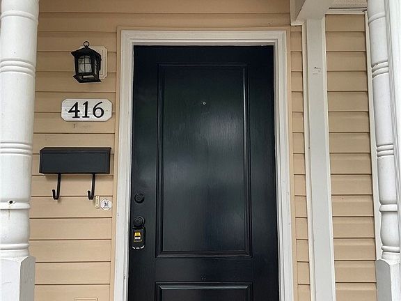 4th image of 416 S Laurel St