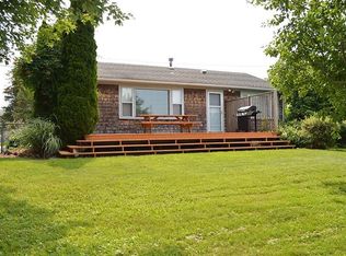 2 Collins St, Narragansett, RI 02882