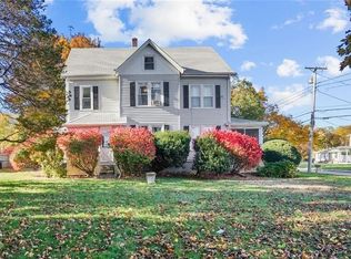 3220 Mendon Rd, Cumberland, RI 02864