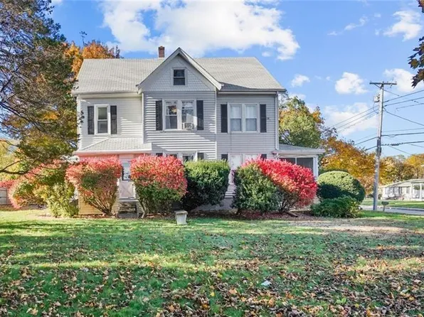 3220 Mendon Rd, Cumberland, RI 02864