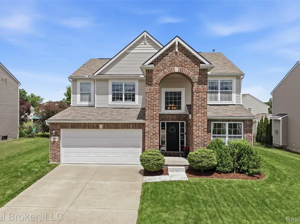3849 Silver Charm Ln, Howell, MI 48843