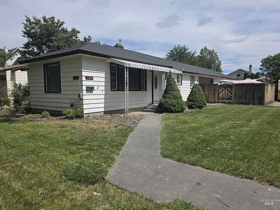 1st image of 161 8th Ave E