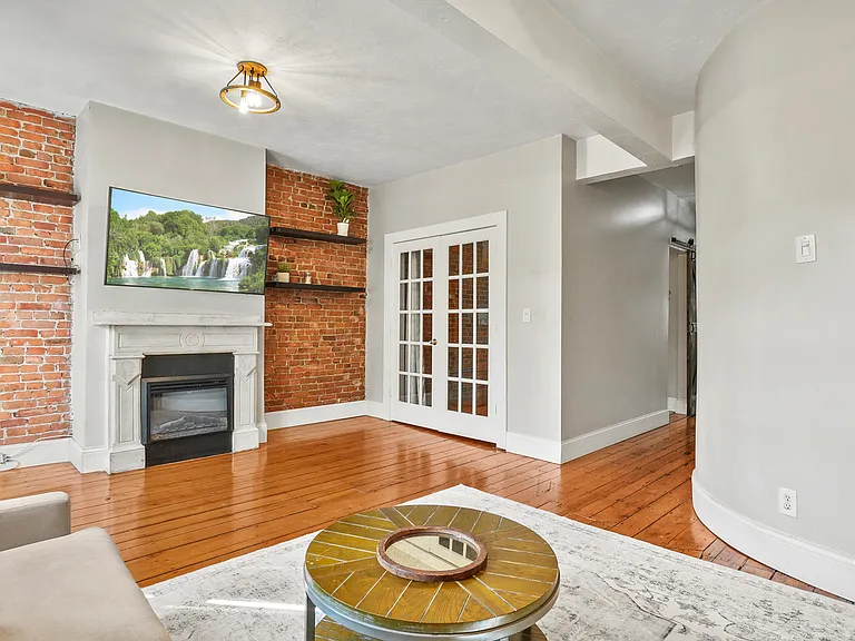 60 Beacon St #2 — Photo 1