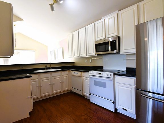 4th image of 9415 Harrison St