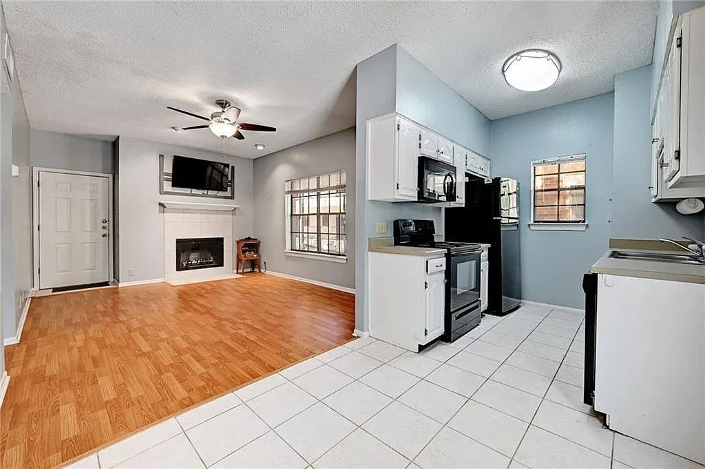2 bed, 2.0 bath, 814 sqft, $2,250 — Photo 3