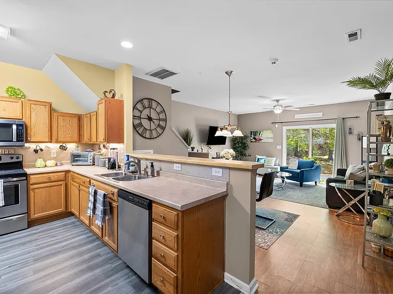 1210 Hadel Pl — Photo 7