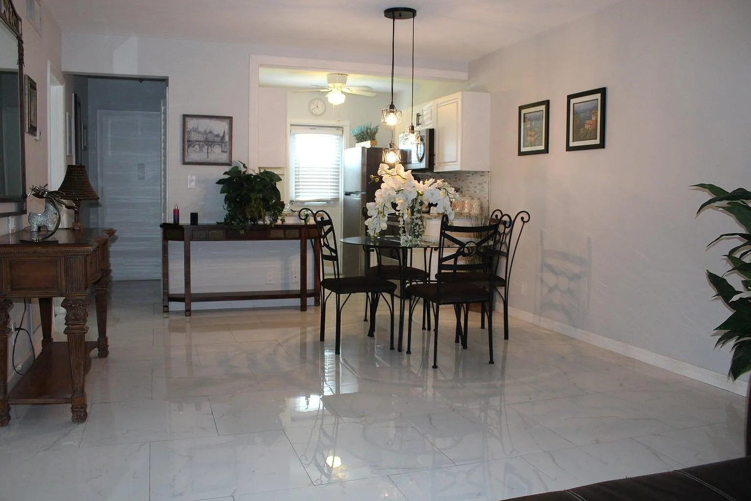 2 bed, 1.0 bath, 729 sqft, $1,800 — Photo 3