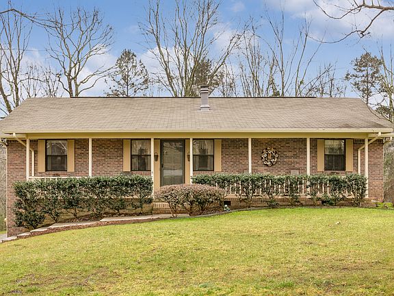 3rd image of 4704 Rolling Green Dr