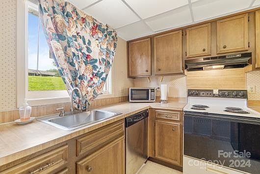 4th image of 1646 Hollow Dr