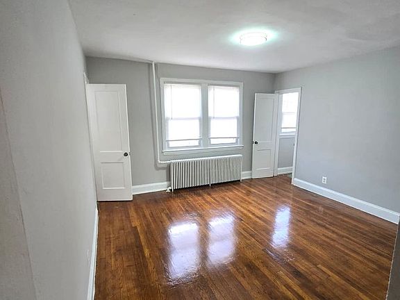 4th image of 1237 Queen St NE