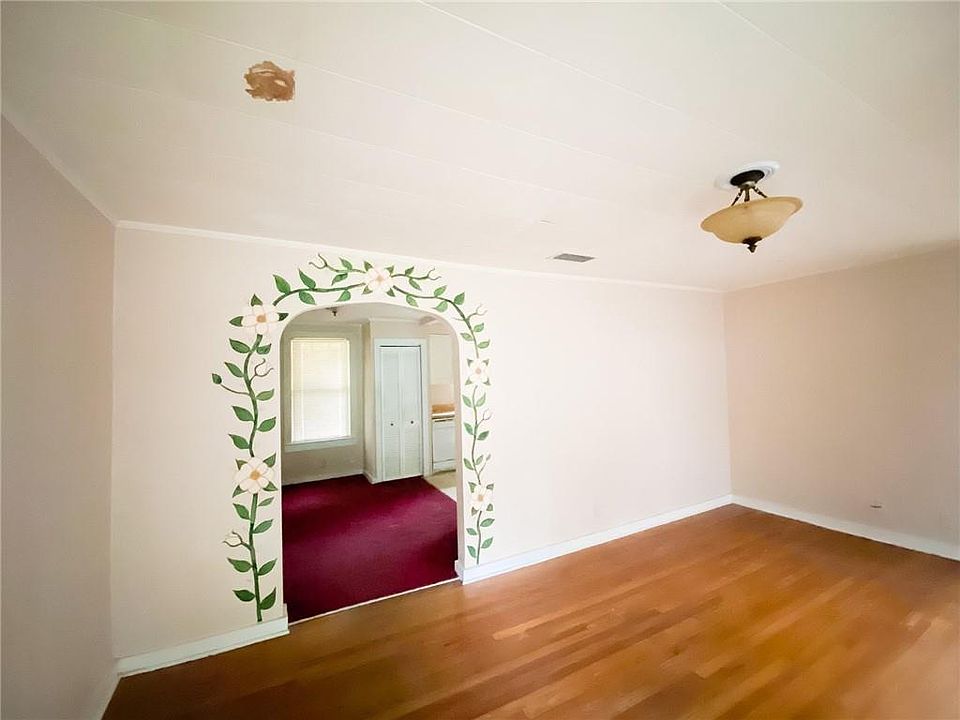 2nd image of 926 4th Ave