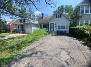 320 E Elm St, Linden, NJ 07036