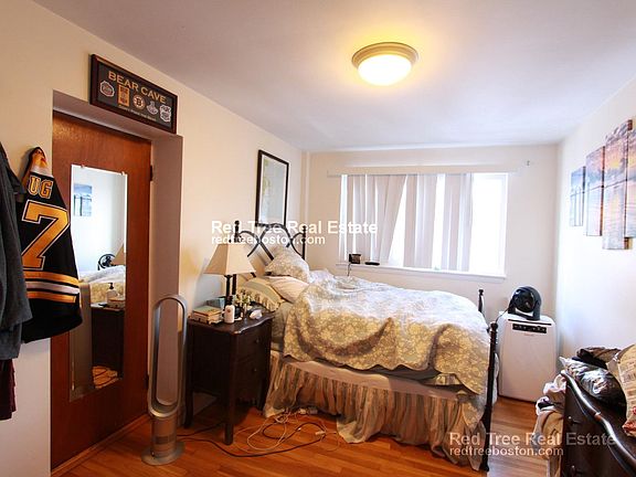3rd image of 199 Winthrop Rd APT 33
