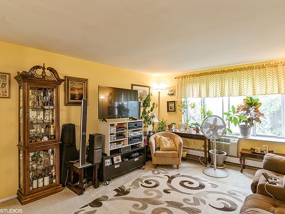 3rd image of 1880 Bonnie Ln APT 411